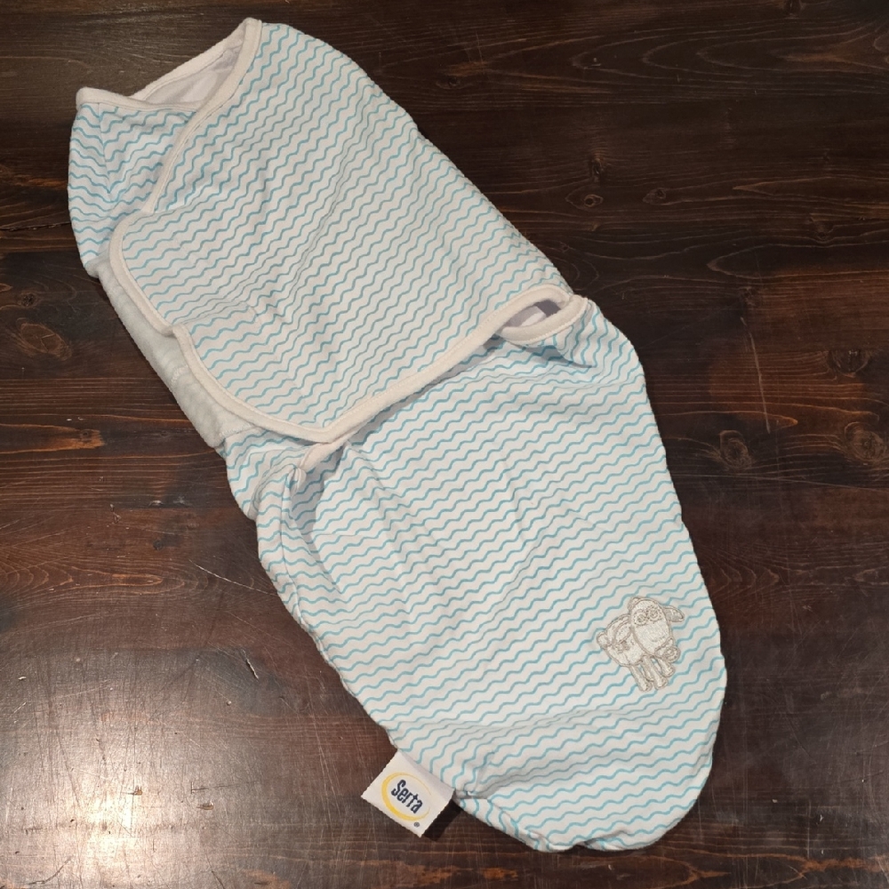 Serta Baby Swaddle Wrap Blue Wavy Print LARGE